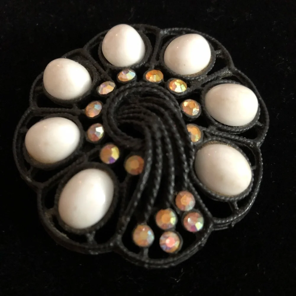 Vintage Black & White Brooch Pin